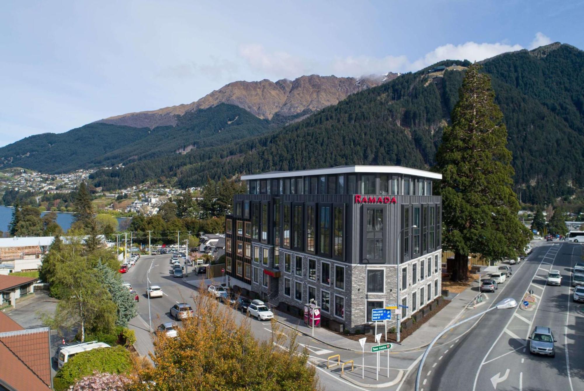 Ramada By Wyndham Queenstown Central Εξωτερικό φωτογραφία