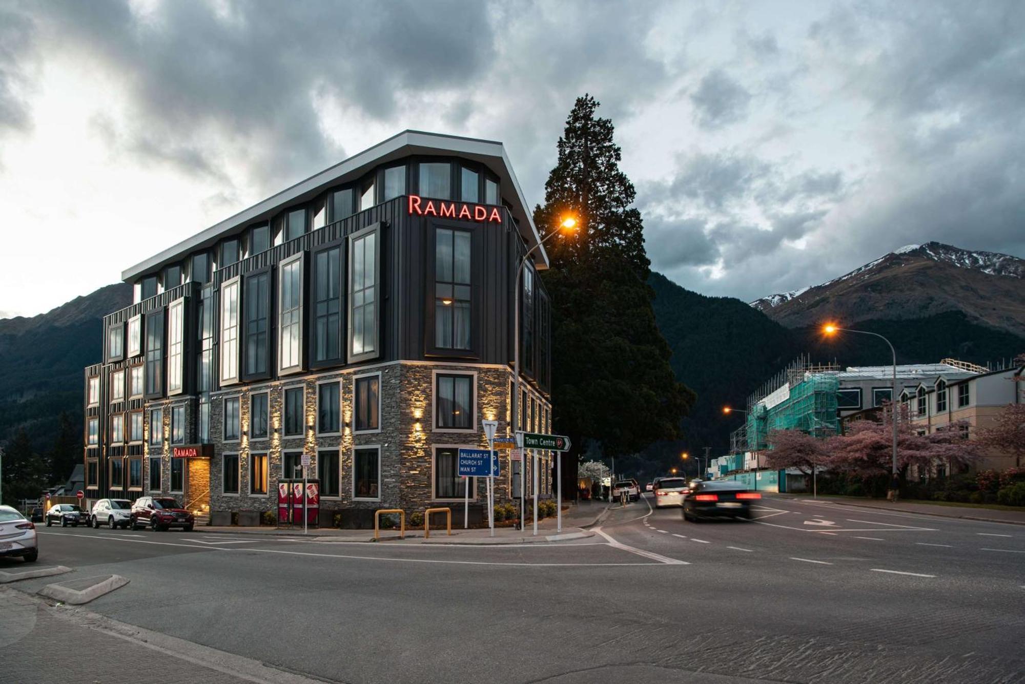 Ramada By Wyndham Queenstown Central Εξωτερικό φωτογραφία